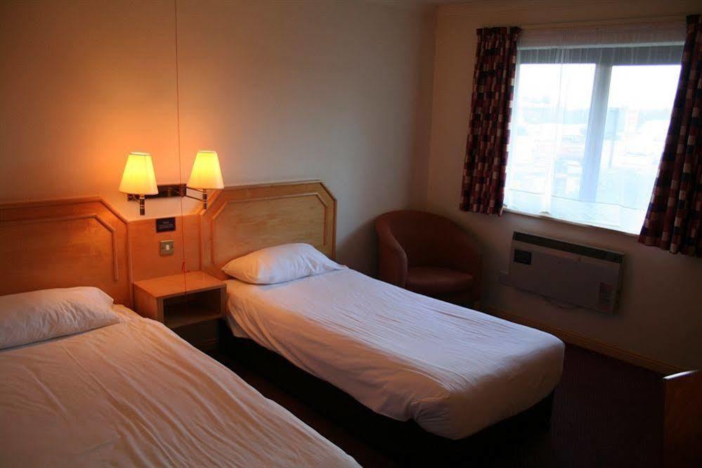 Days Inn Taunton Esterno foto